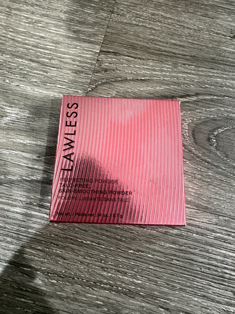 LAWLESS Pink Mattifying Pressing Powder Compact
